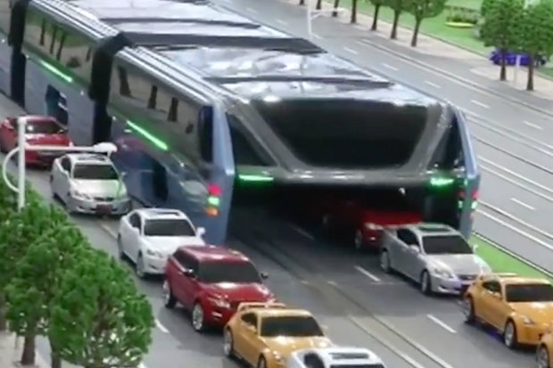 This bus was designed to drive over&nbsp;traffic!