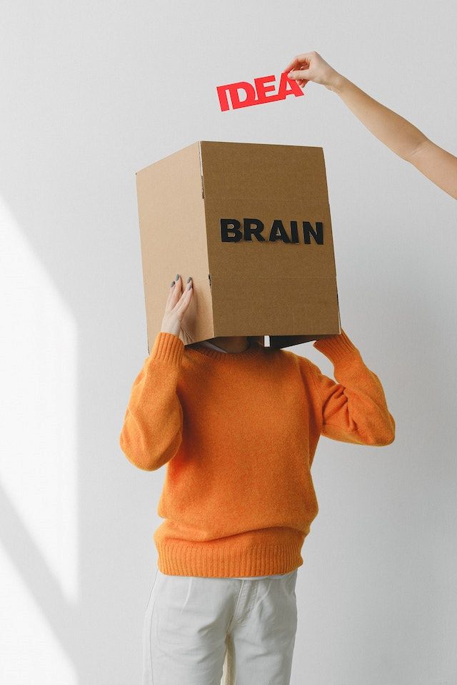 La limitación cognitiva de los seres humanos y su relación con el sistema educativo y la realidad consensuada